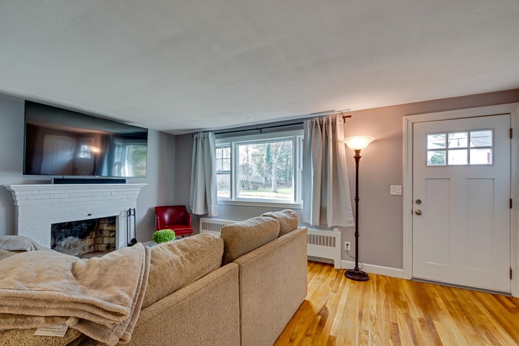 17 Howland Road Stoughton, MA 02072 - Photo 5 of 29 Gallery Image 5