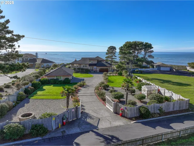 a view of a house with a big yard
