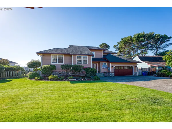 $2,450,000 | 98686 Fox Drive, Brookings, OR 97415
