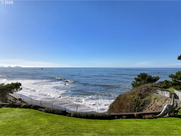 $2,450,000 | 98686 Fox Drive, Brookings, OR 97415