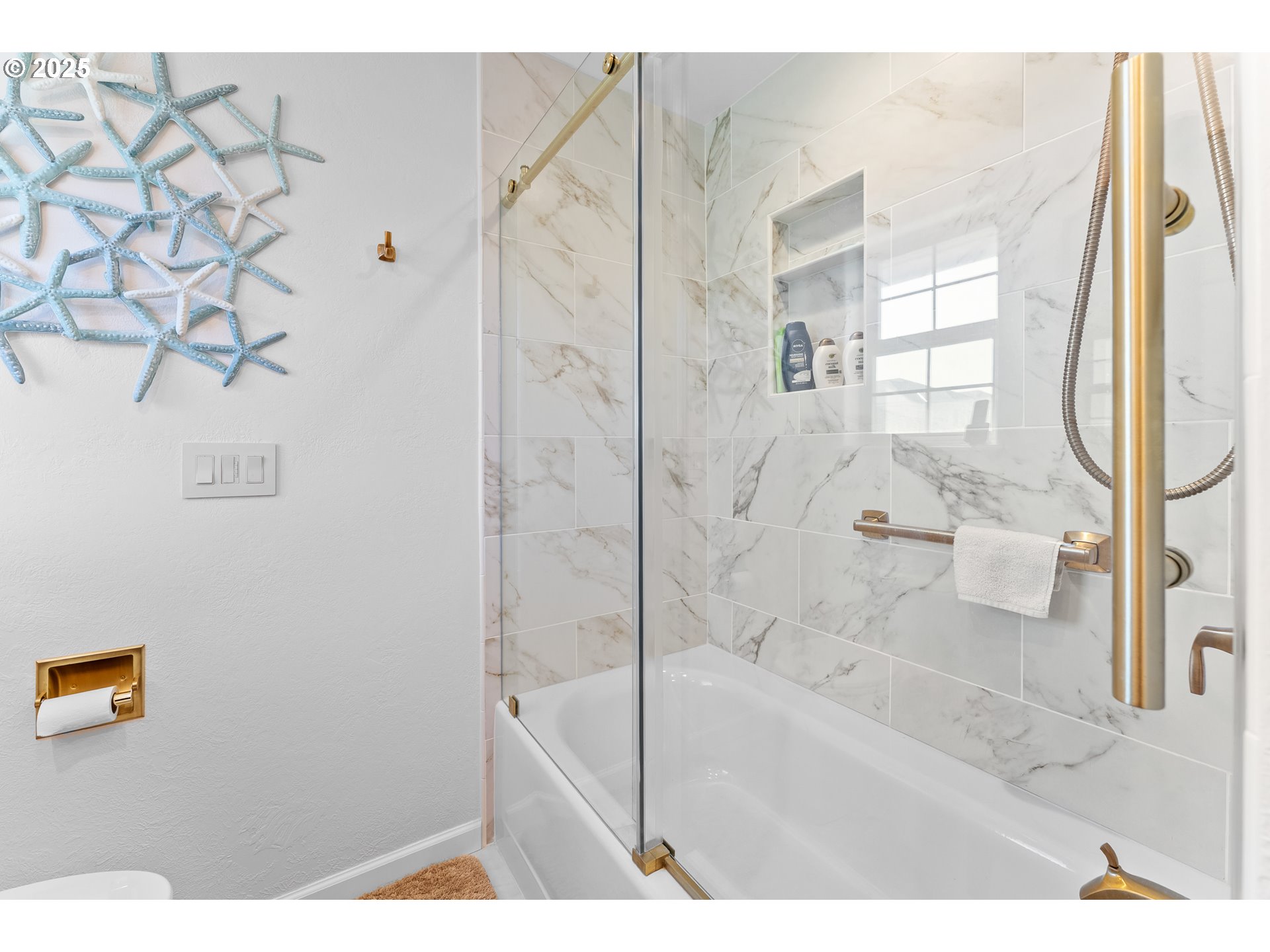 98686 Fox Drive Brookings, OR 97415 - Photo 36 of 48 a bathroom with a bathtub and shower