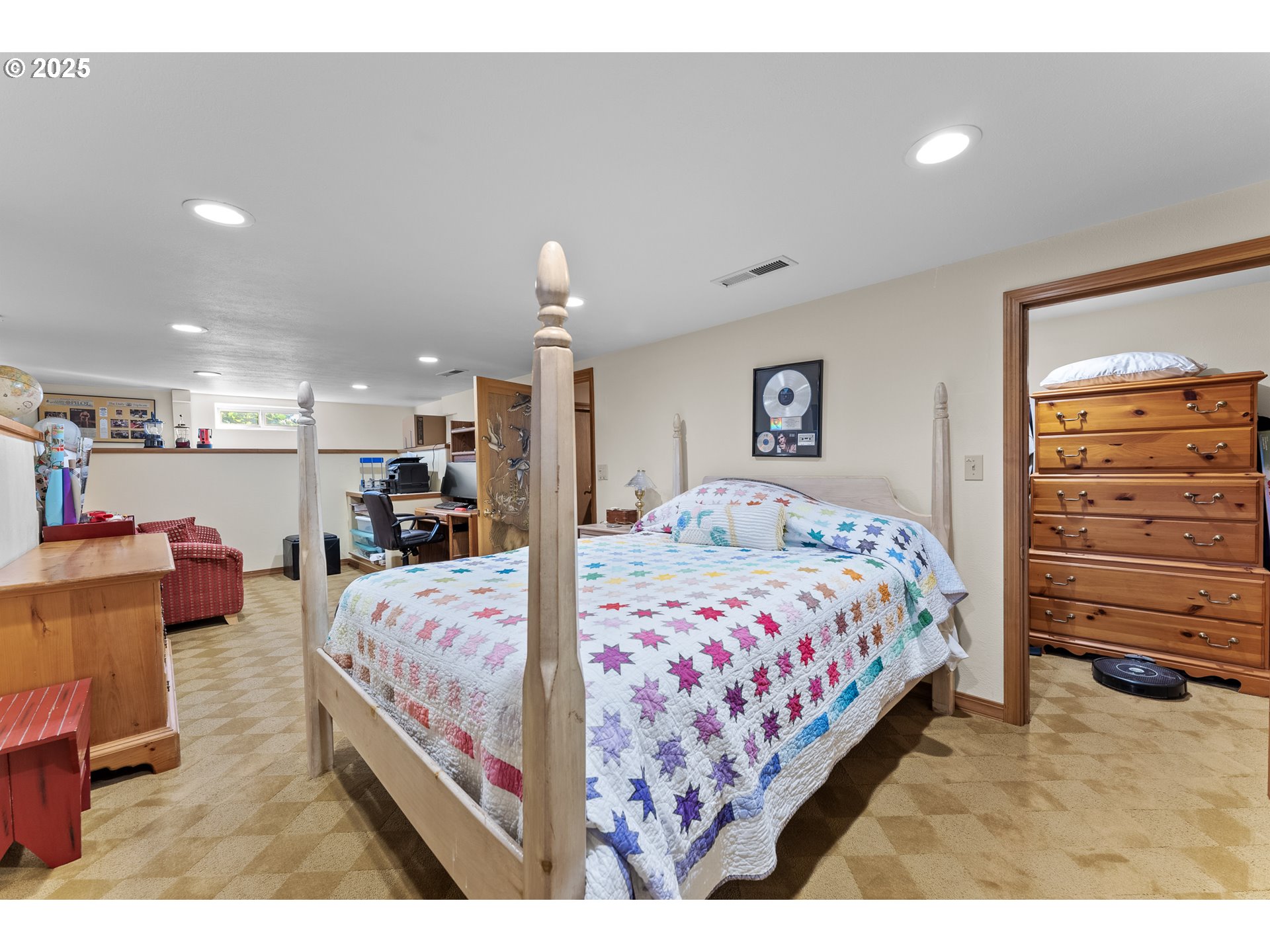 98686 Fox Drive Brookings, OR 97415 - Photo 41 of 48 a bedroom with a bed and furniture