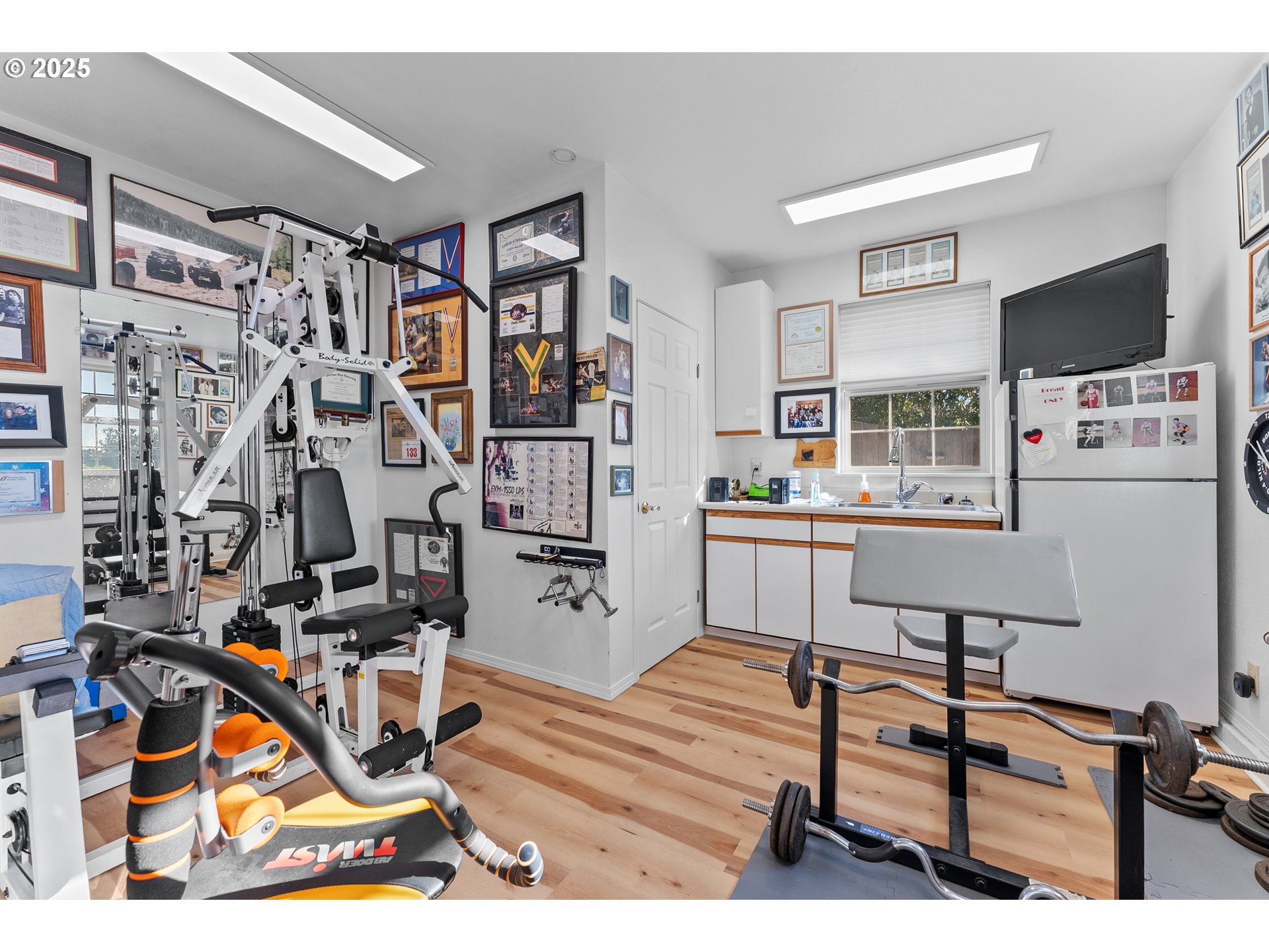 98686 Fox Drive Brookings, OR 97415 - Photo 44 of 48 a view of a room with gym equipment