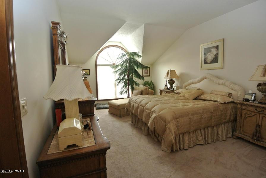 521 Gandolf Road Tamiment, PA 18371 - Photo 23 of 28 Gallery Image 23