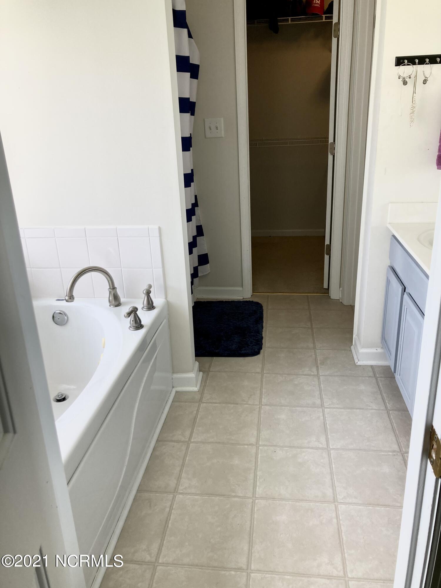 305 Trappers Road Hubert, NC 28539 - Photo 22 of 36 Master bath 2