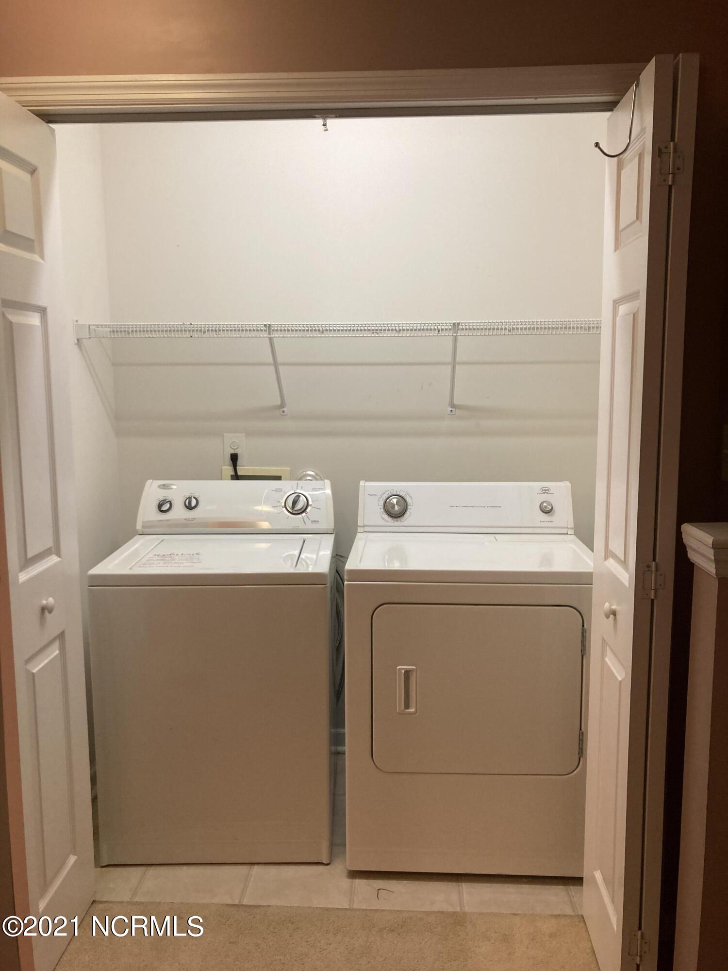 305 Trappers Road Hubert, NC 28539 - Photo 30 of 36 Laundry space