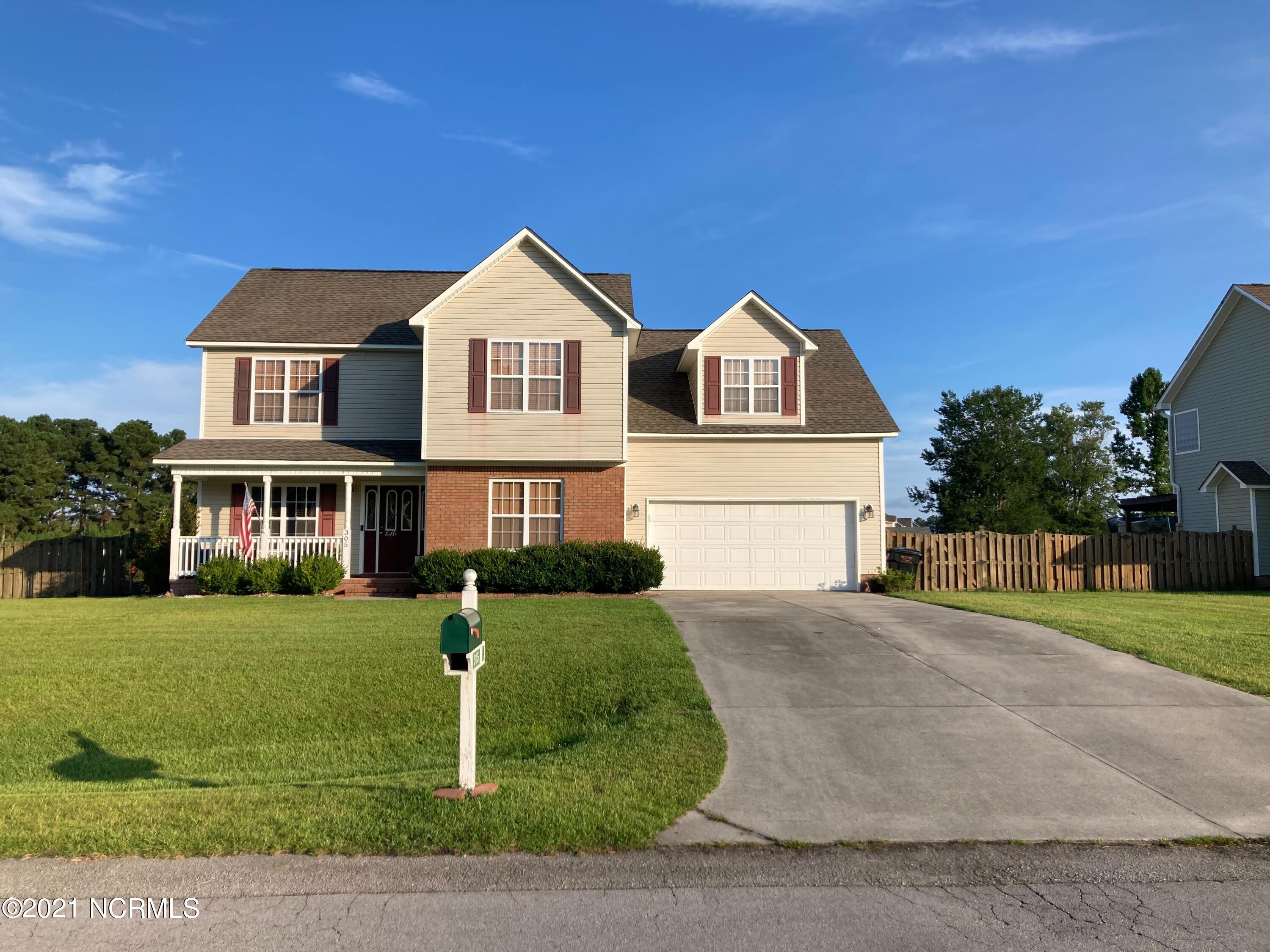 305 Trappers Road Hubert, NC 28539 - Photo 3 of 36 Front view 1