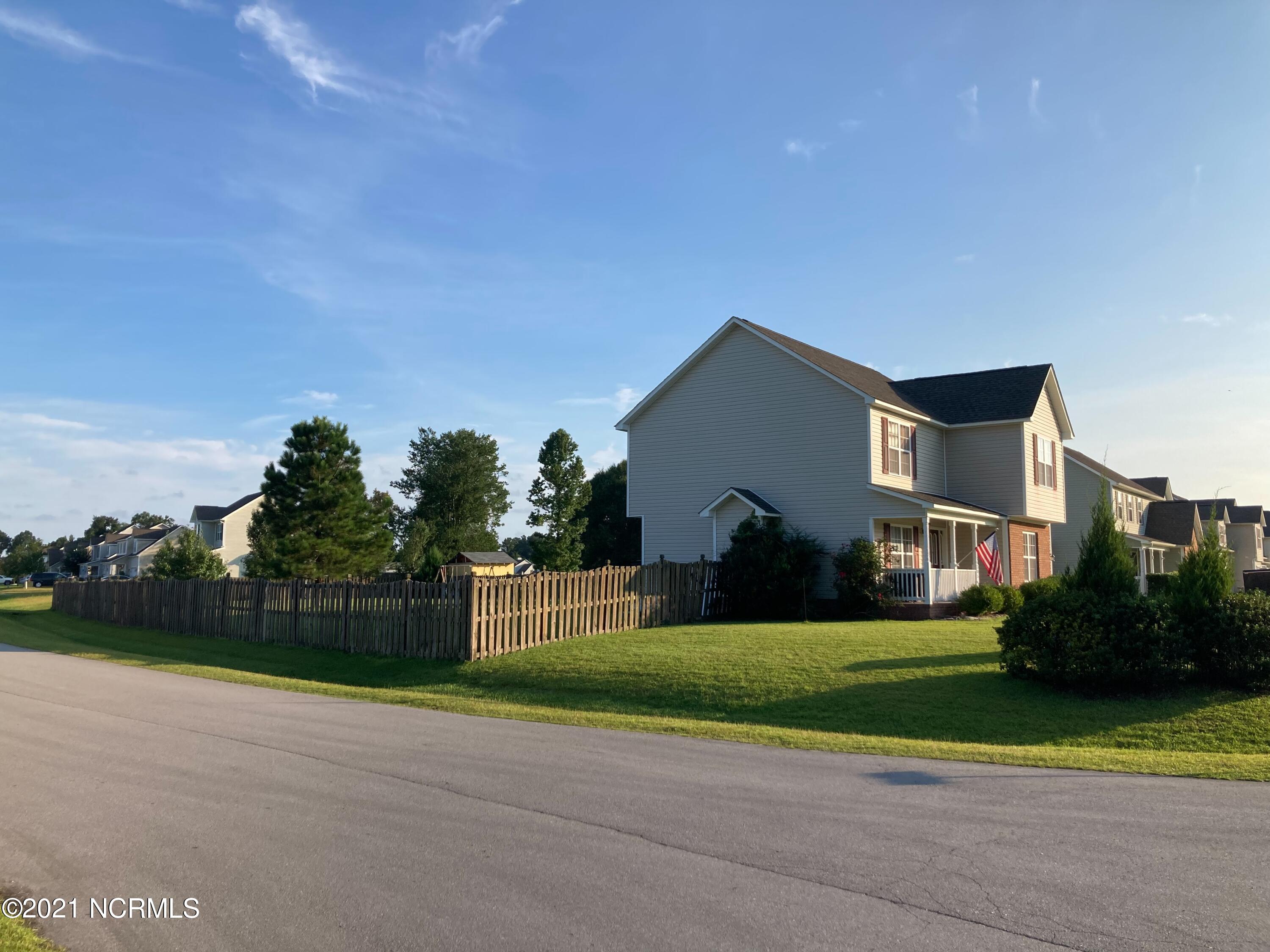 305 Trappers Road Hubert, NC 28539 - Photo 36 of 36 Side view 1