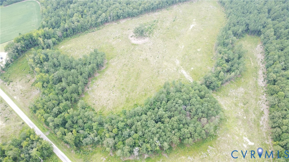 Expansive acreage featuring a combination of clear