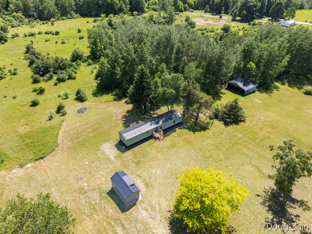 1595 North County Line Road Six Lakes, MI 48886 - Photo 23 of 33