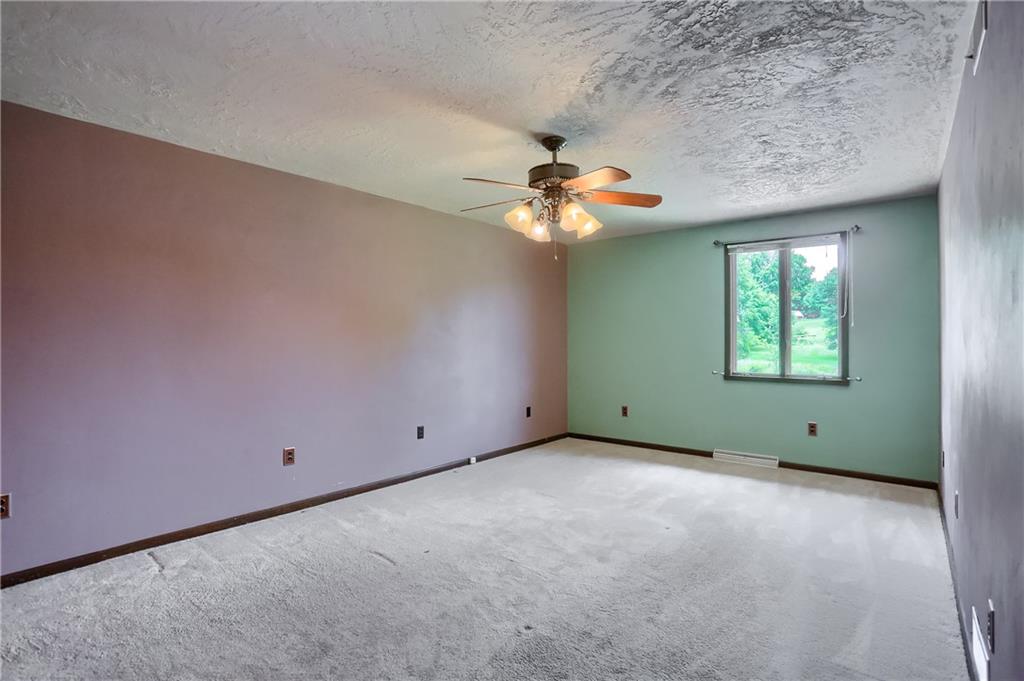106 Colonial Way Aliquippa, PA 15001 - Photo 25 of 50