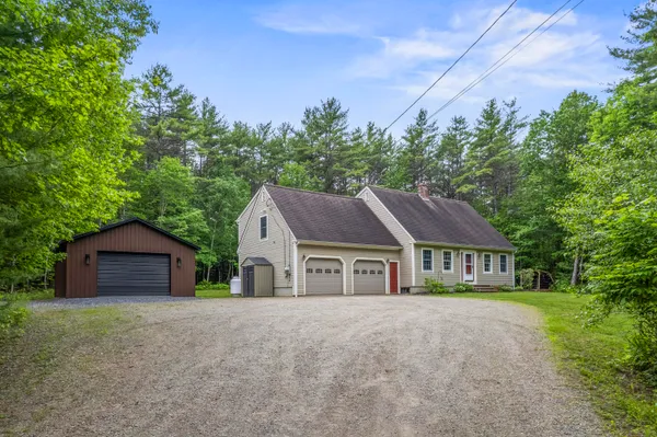 $565,000 | 463 Kelley Road, Pittston, ME 04345