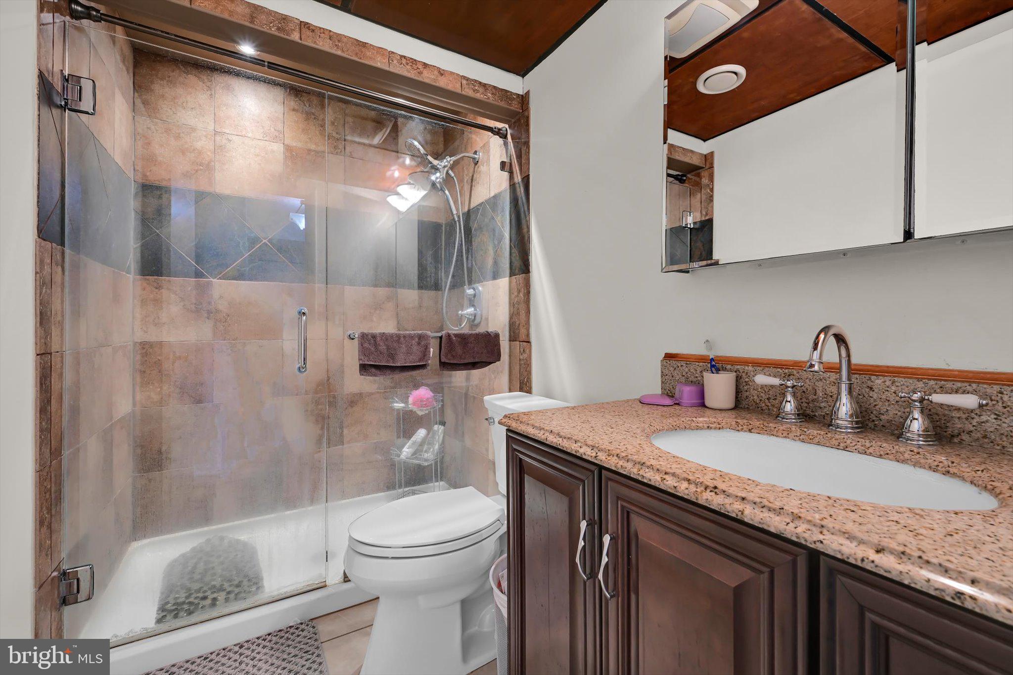 2 B Fairway Road Reading, PA 19607 - Photo 17 of 31 Modern bathroom with elegant finishes.