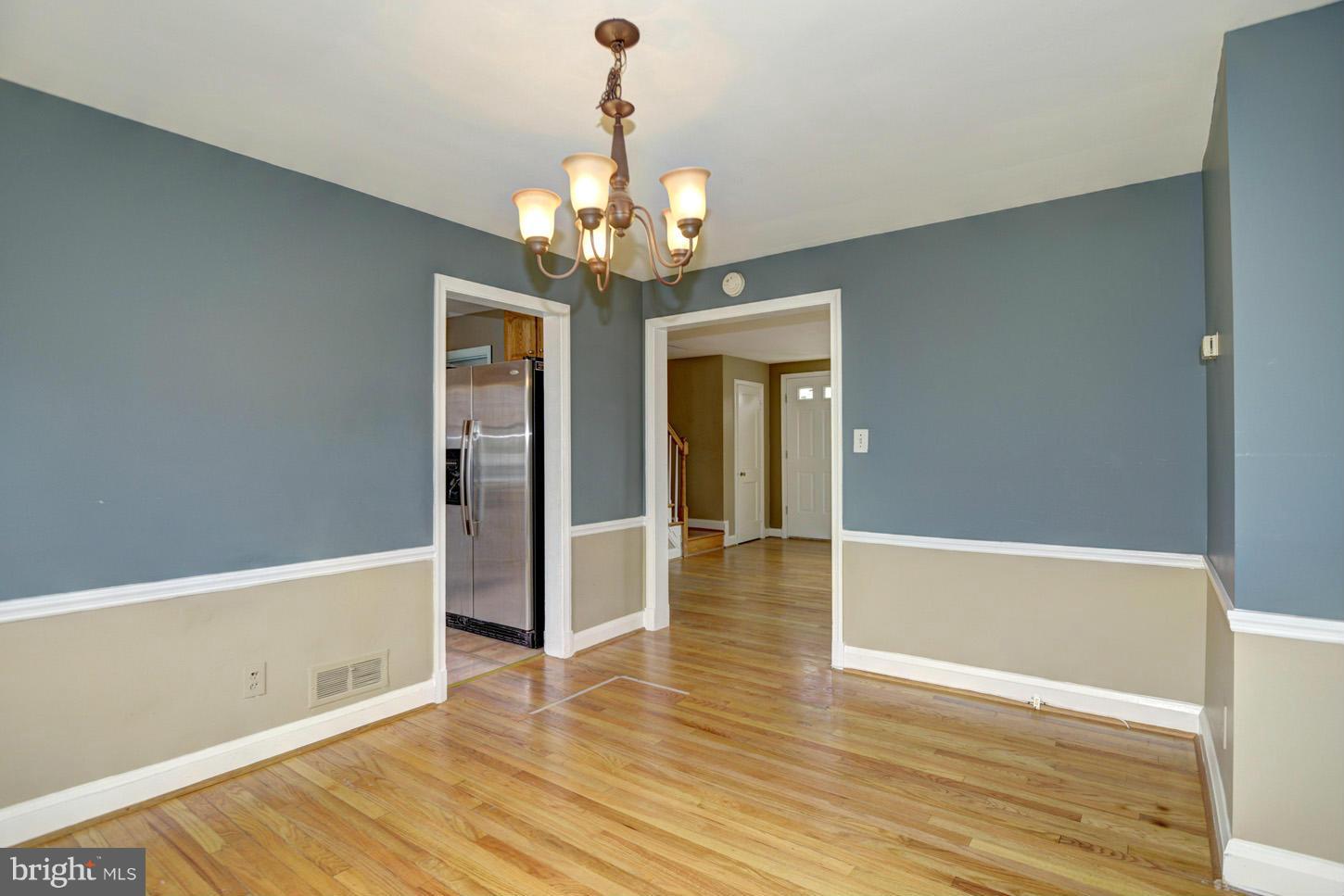 6124 Regent Park Road Baltimore, MD 21228 - Photo 6 of 19 Dining Room