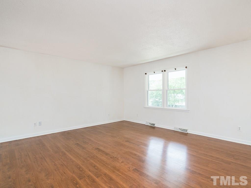 407 Ridgecrest Street Graham, NC 27253 - Photo 6 of 29 Gallery Image 6