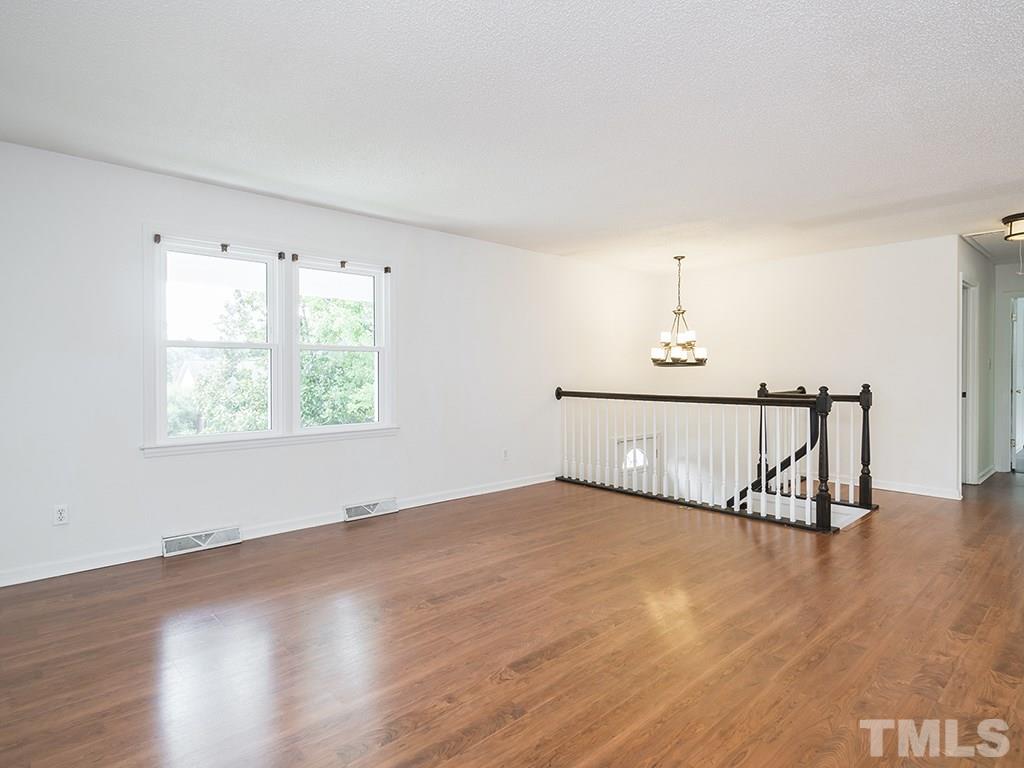 407 Ridgecrest Street Graham, NC 27253 - Photo 7 of 29 Gallery Image 7