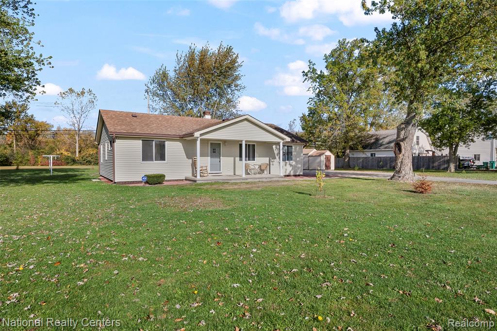 29842 Fort Road Rockwood, MI 48173 - Photo 10 of 42 Gallery Image 10