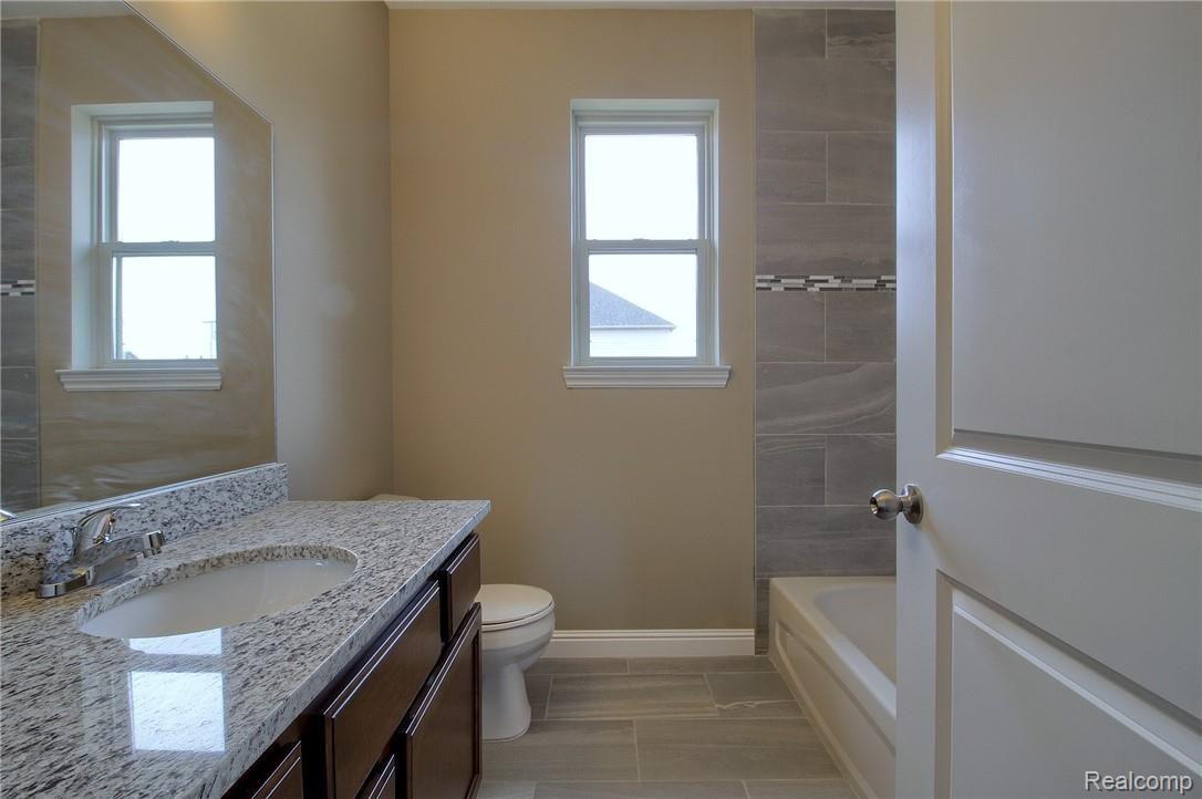 21853 Rio Grande Drive Macomb, MI 48044 - Photo 20 of 31 Bathroom.jpg