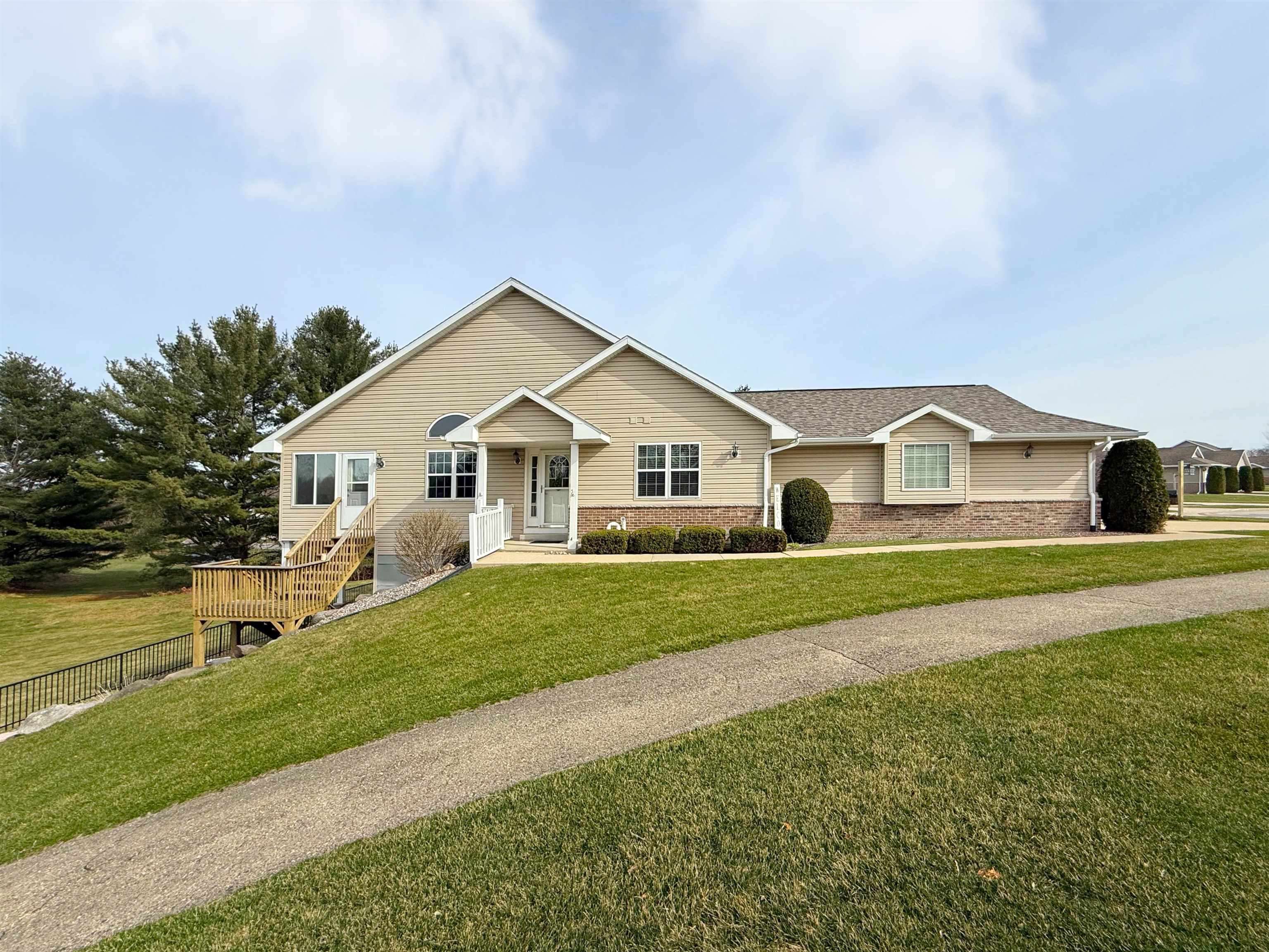 128 Summit Court Columbus, WI 53925 - Photo 1 of 51