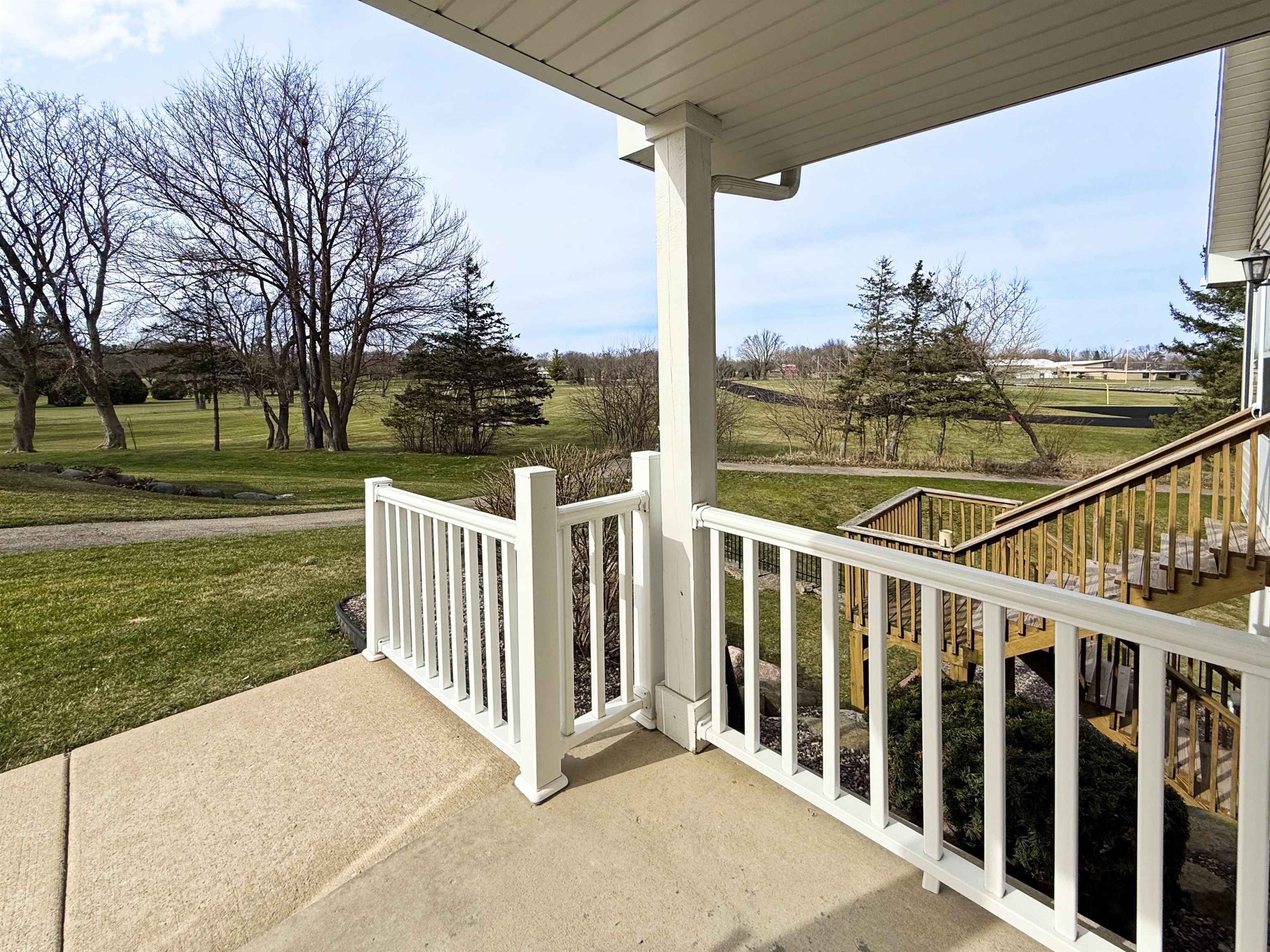 128 Summit Court Columbus, WI 53925 - Photo 4 of 51