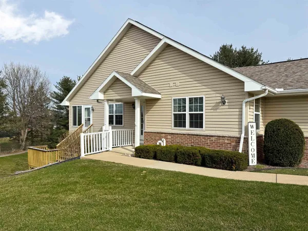 $420,000 | 128 Summit Court, Columbus, WI 53925