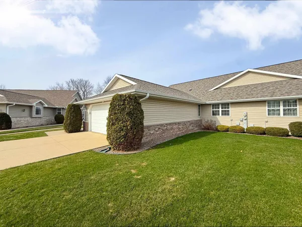 $420,000 | 128 Summit Court, Columbus, WI 53925