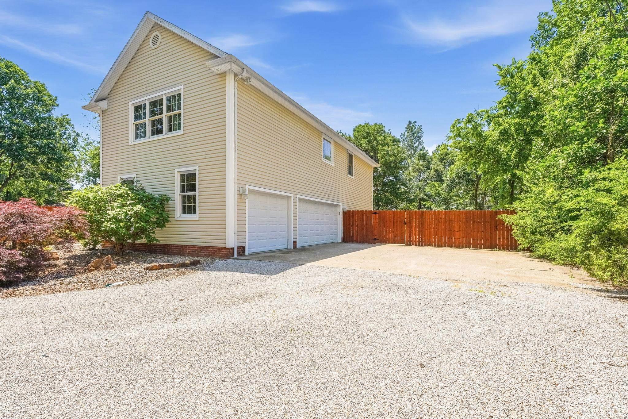7179 Upton Road Mount Vernon, IN 47620 - Photo 2 of 33