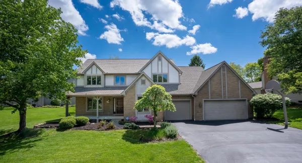 $680,000 | 6157 Inverurie Drive East, Dublin, OH 43017