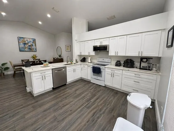 $2,800 | 1208 Tiger Wood Court, Valrico, FL 33596