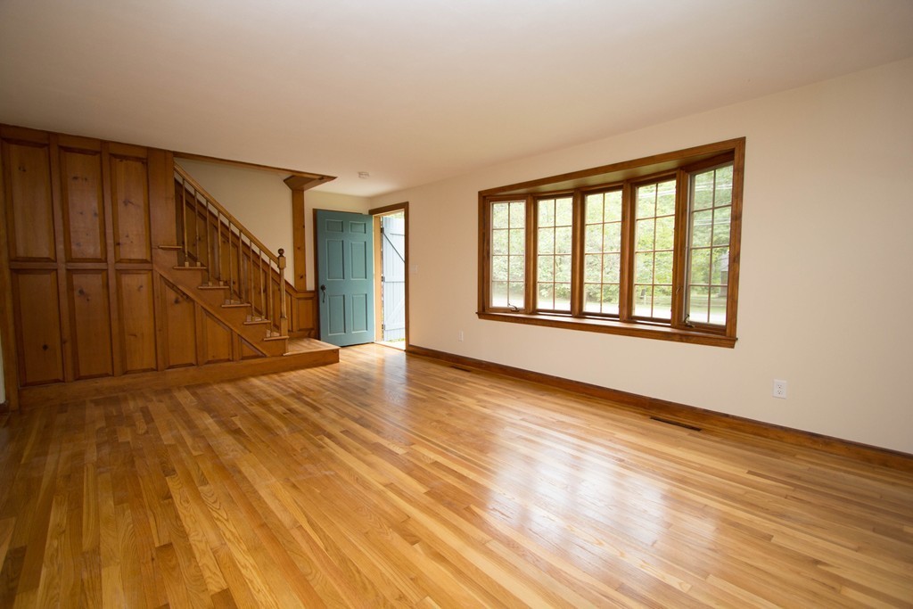 217 Hudson Road Stow, MA 01775 - Photo 7 of 27