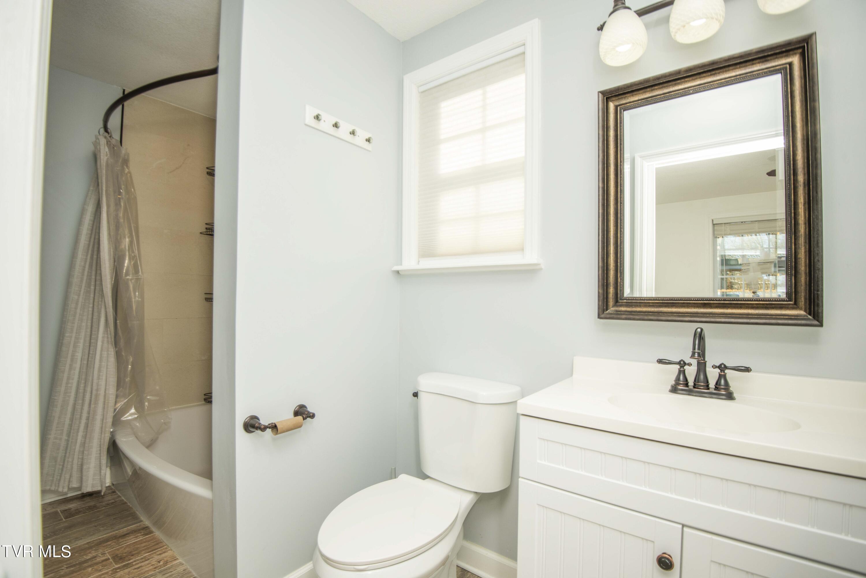 1763 Kettering Road Alcoa, TN 37701 - Photo 13 of 24 master bath 1_1