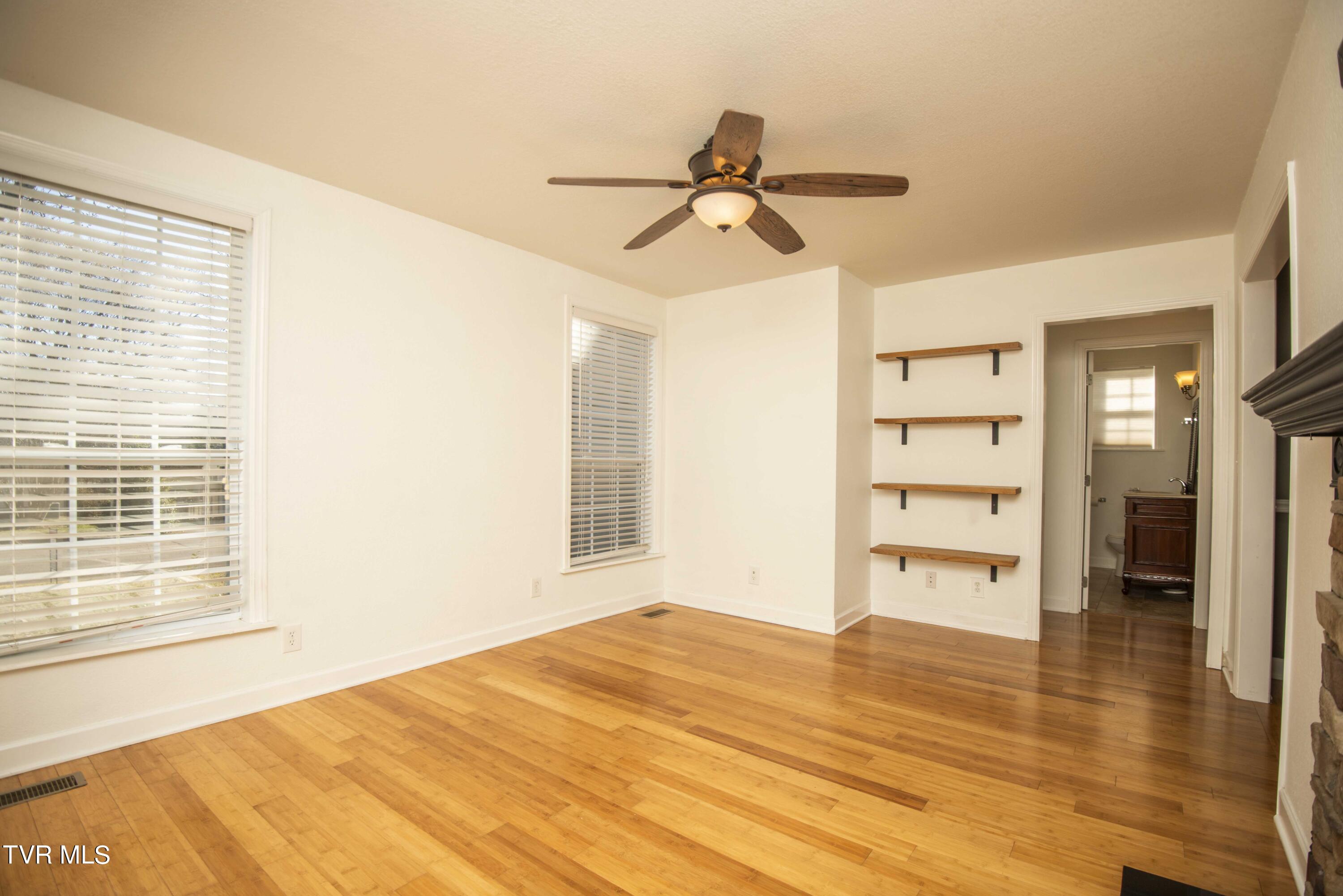 1763 Kettering Road Alcoa, TN 37701 - Photo 5 of 24 living_1