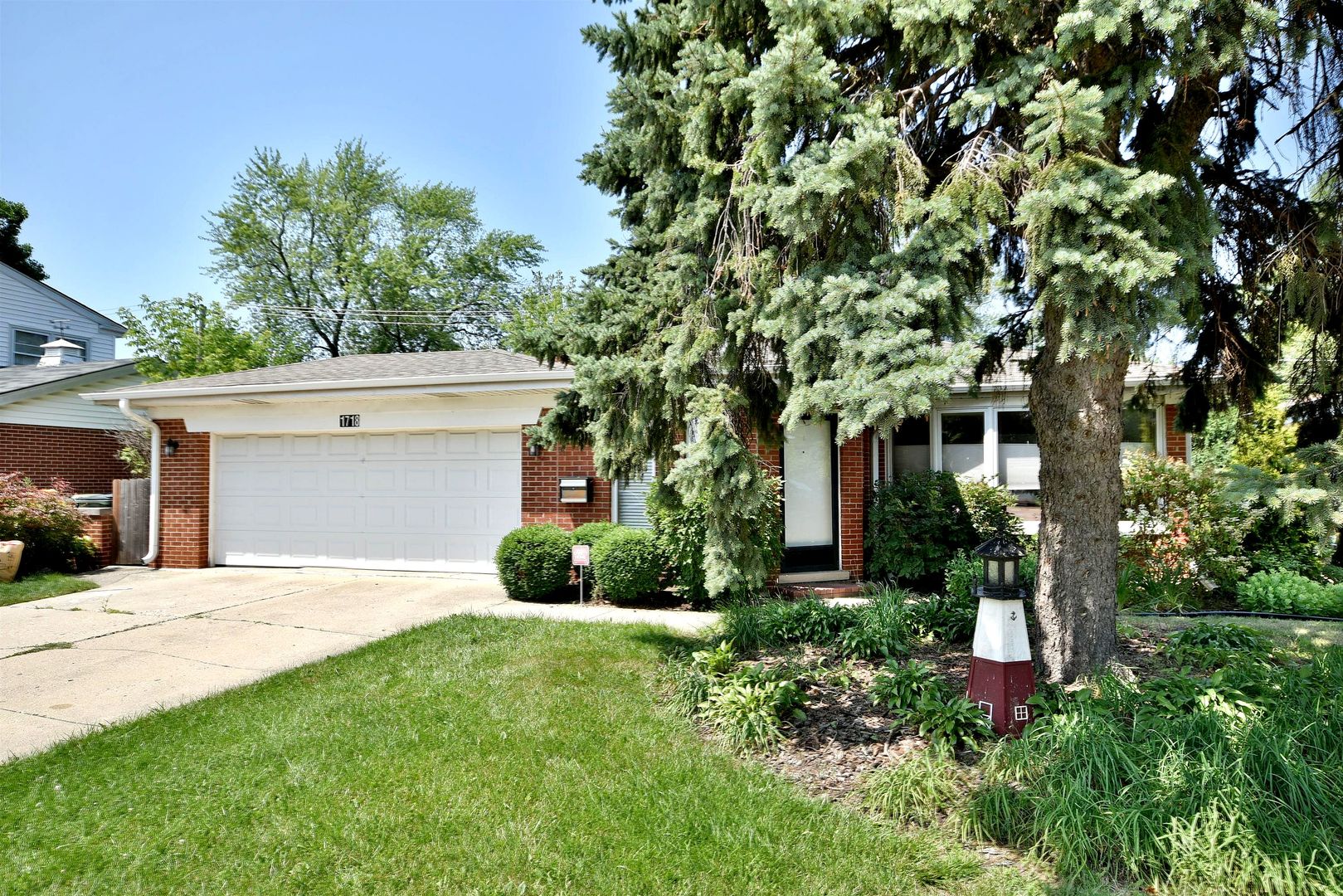 1718 Oakton Street Park Ridge, IL 60068 - Photo 2 of 29