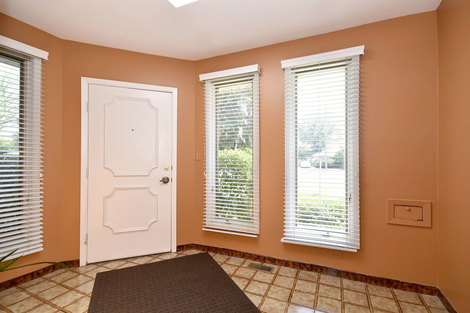 1718 Oakton Street Park Ridge, IL 60068 - Photo 3 of 29