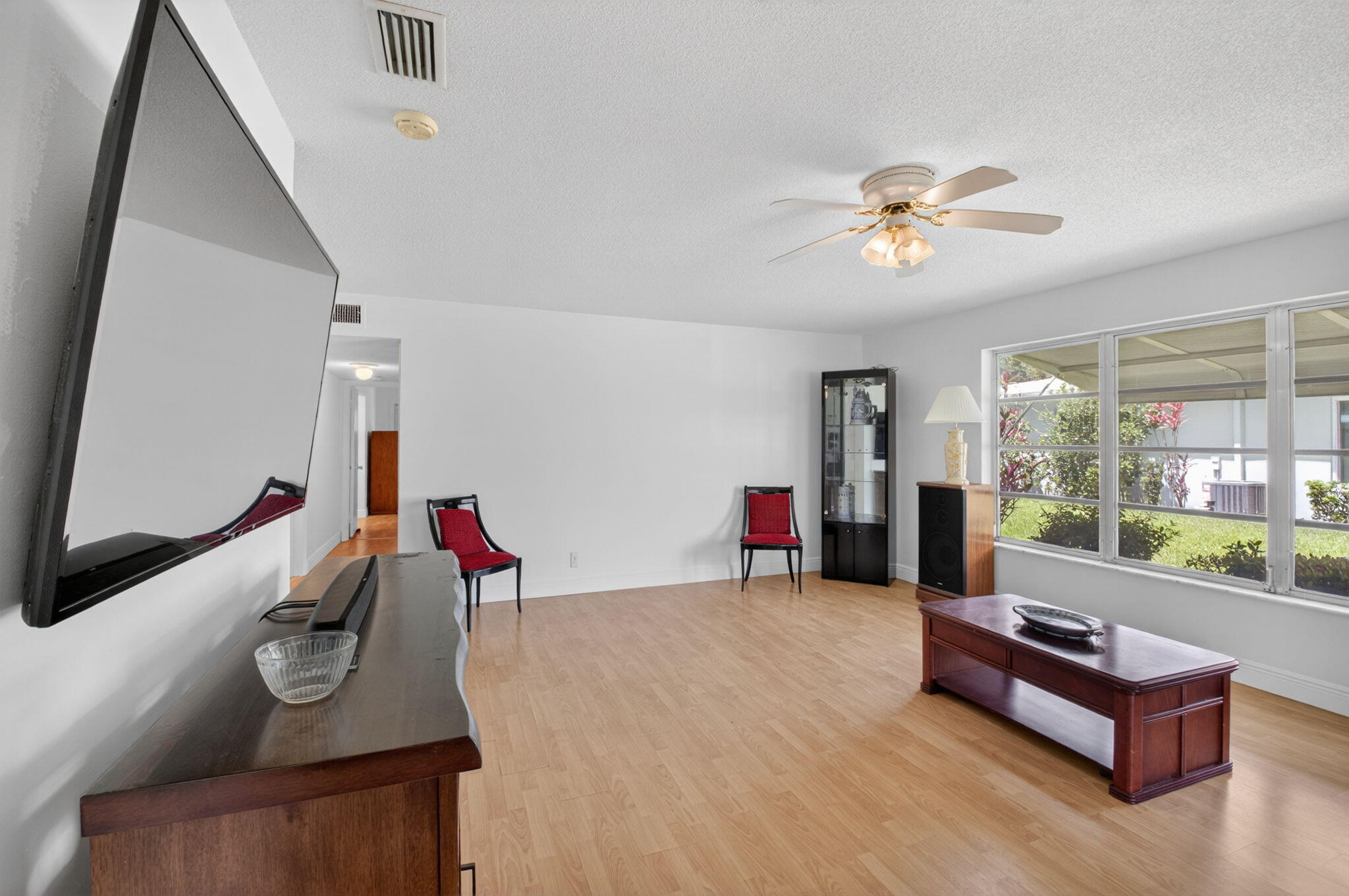 172 West High Point Terrace, Unit D Delray Beach, FL 33445 - Photo 2 of 25 6-web-or-mls-DSC_1369