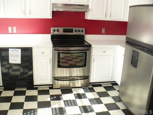 942 Albany Court Raleigh, NC 27615 - Photo 3 of 13 Gallery Image 3