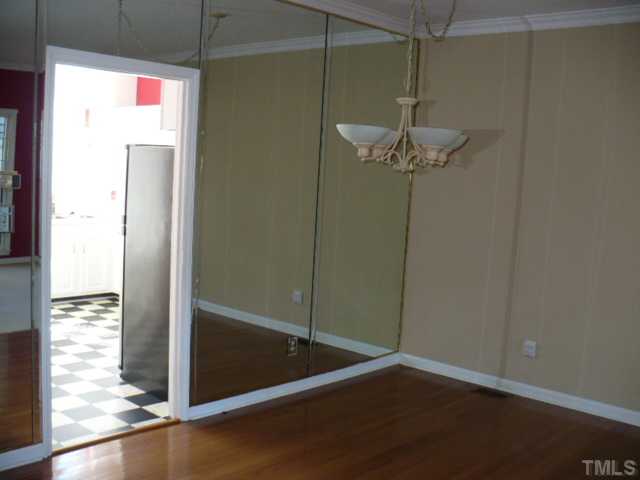 942 Albany Court Raleigh, NC 27615 - Photo 4 of 13 Gallery Image 4