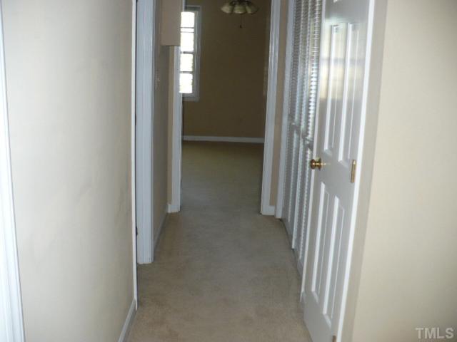 942 Albany Court Raleigh, NC 27615 - Photo 7 of 13 Gallery Image 7