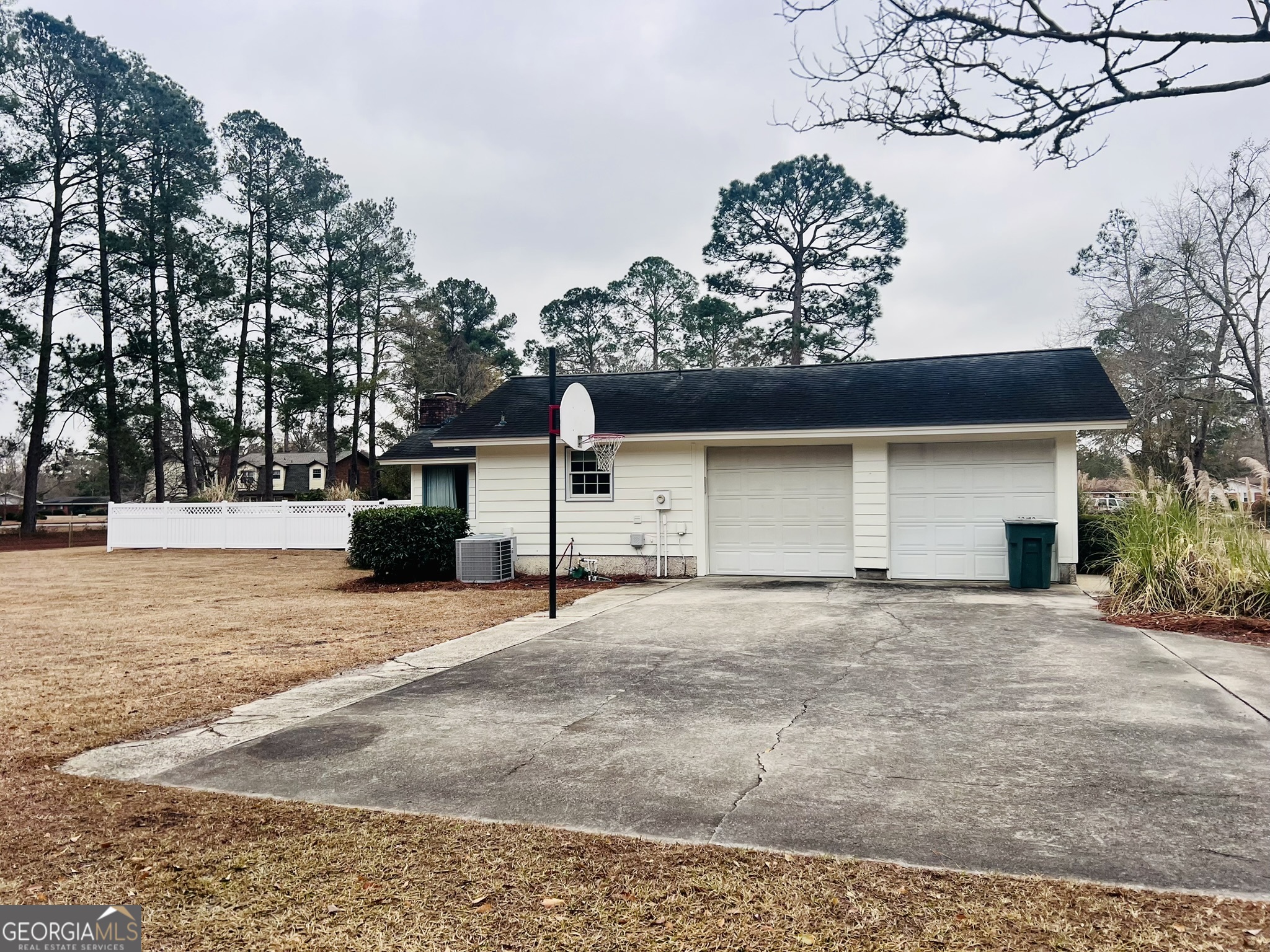 108 Worth Street Jesup, GA 31545 - Photo 4 of 31