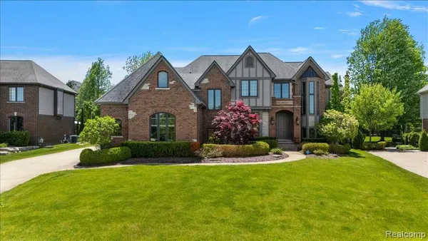 $1,250,000 | 2885 Ambleside Court, Rochester, MI 48306