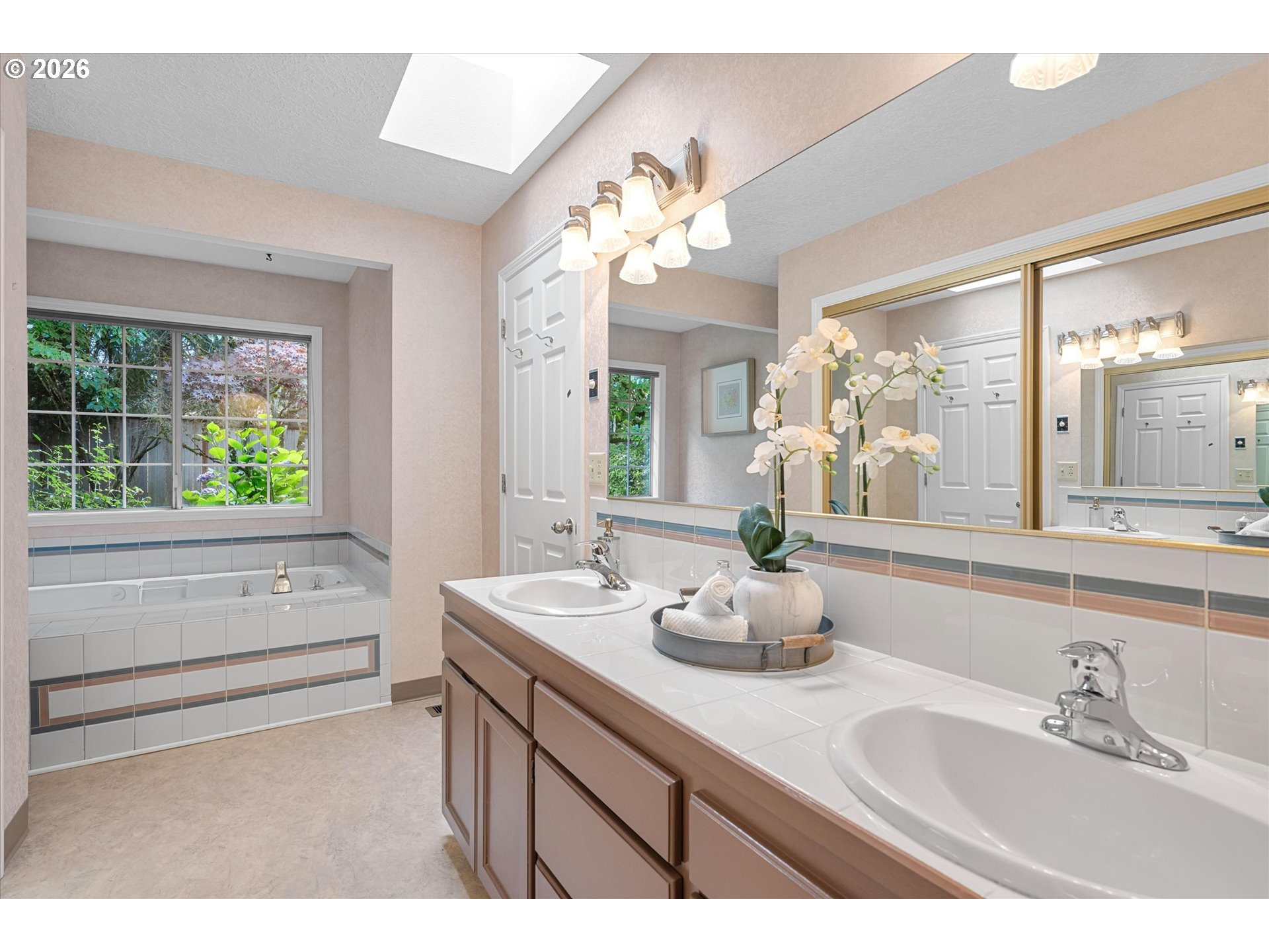 5428 Southwest Joshua Street Tualatin, OR 97062 - Photo 21 of 29 Attached Bathroom #1