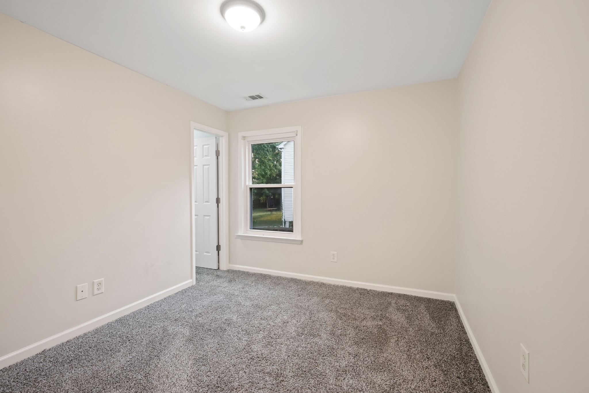 2201 Cardiff Lane Mount Juliet, TN 37122 - Photo 33 of 47 an empty room with windows