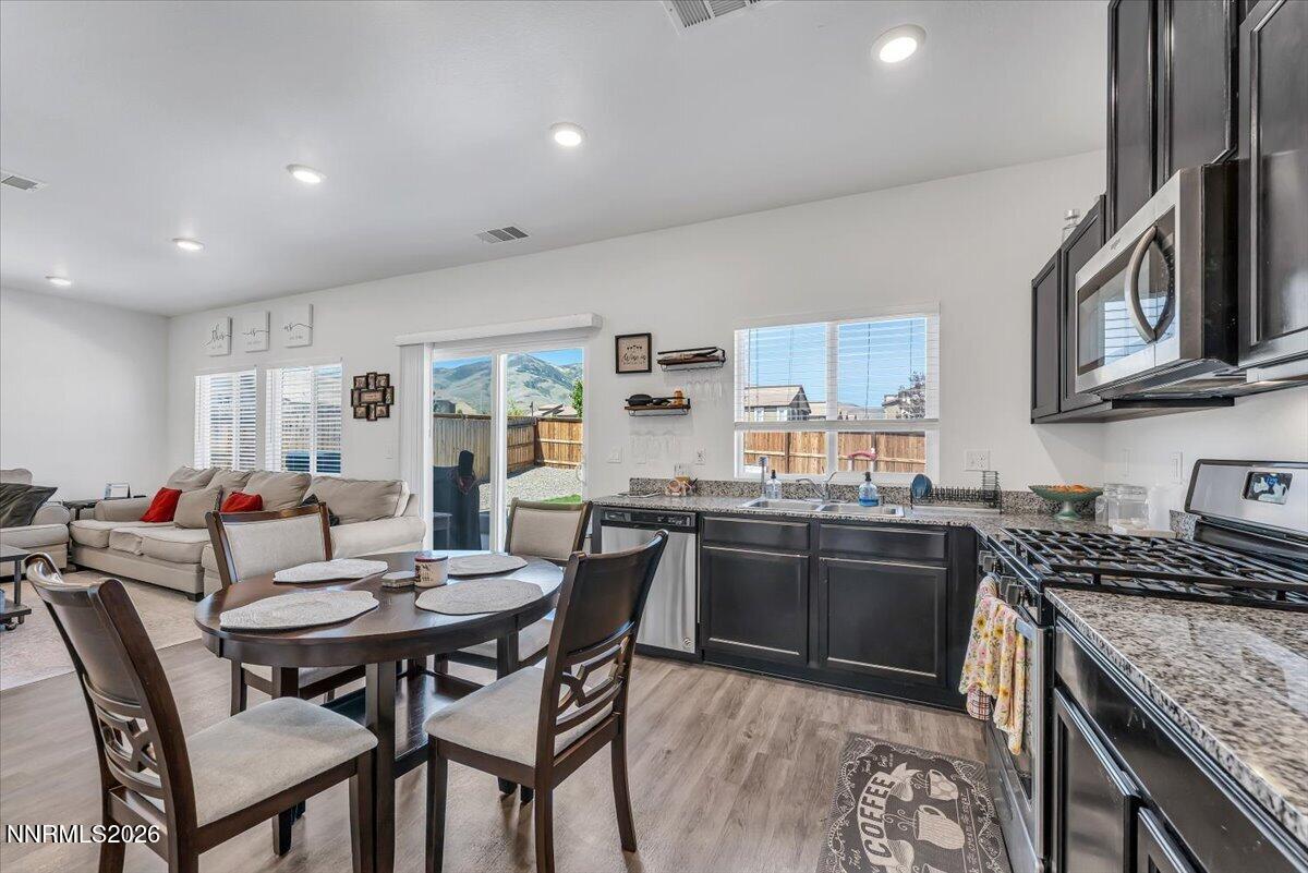 9809 Fishermans Reef Court Reno, NV 89506 - Photo 13 of 30 14-9809 Fishermans Reef Ct Reno NV 89506