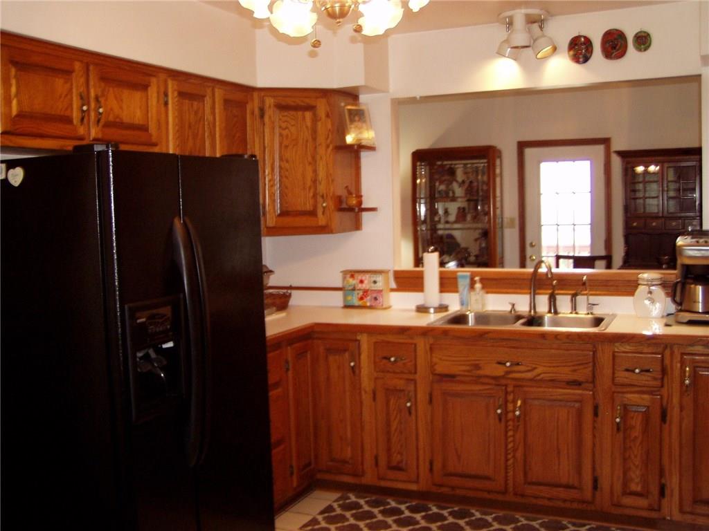 260 Sanitarium Road Washington, PA 15301 - Photo 6 of 25 Kitchen