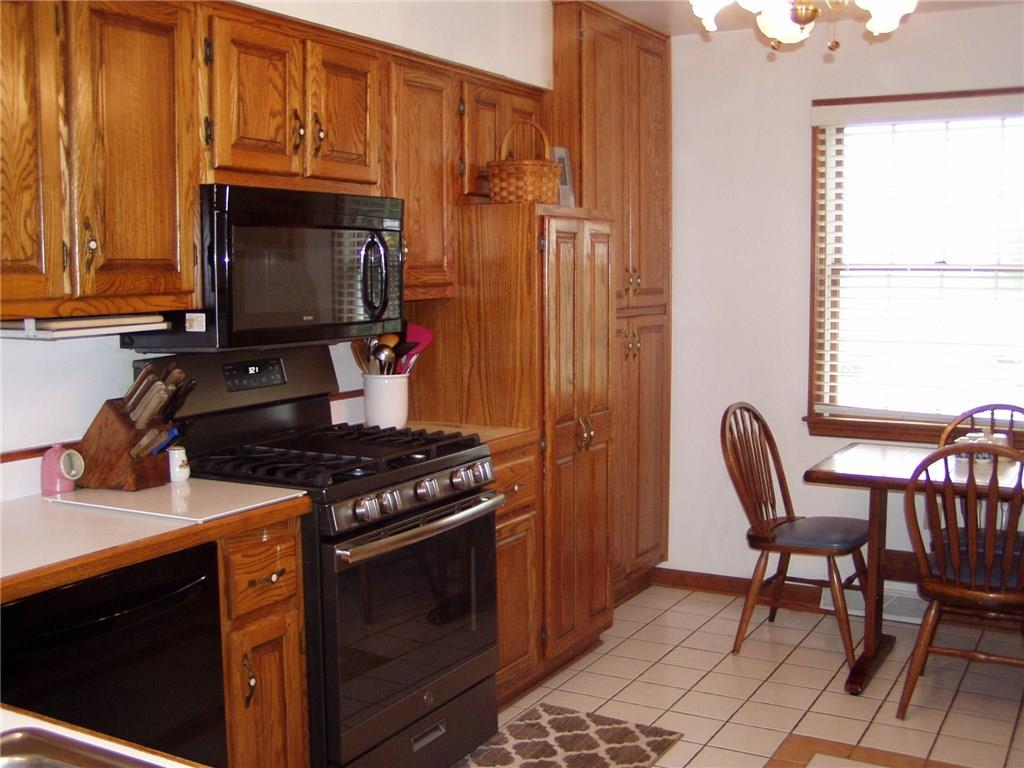 260 Sanitarium Road Washington, PA 15301 - Photo 7 of 25 Kitchen