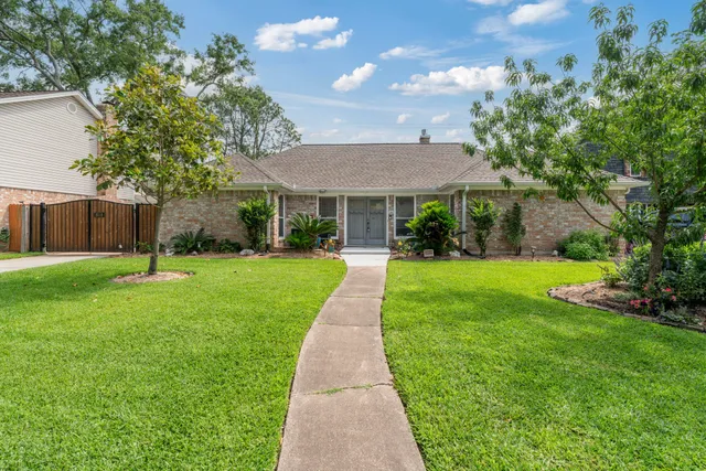 $320,000 | 15110 Falling Creek Drive, Houston, TX 77068