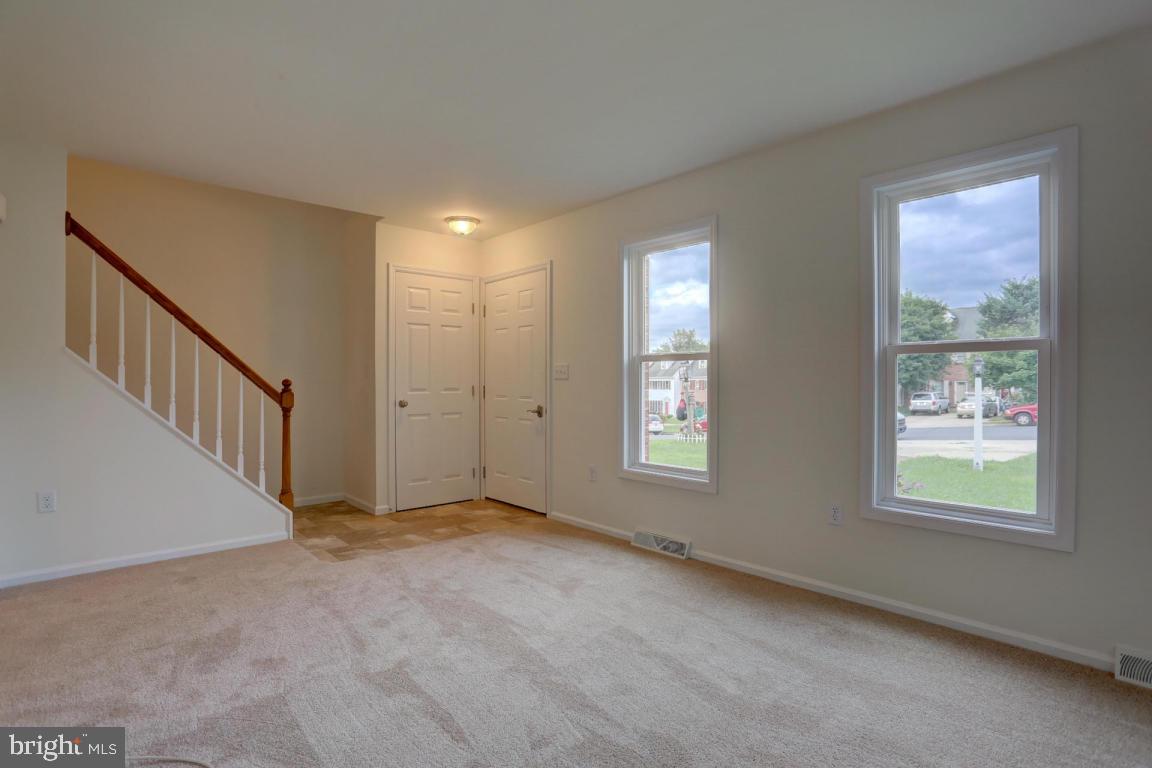 15 Pheasant Lane Lititz, PA 17543 - Photo 4 of 27 Gallery Image 4