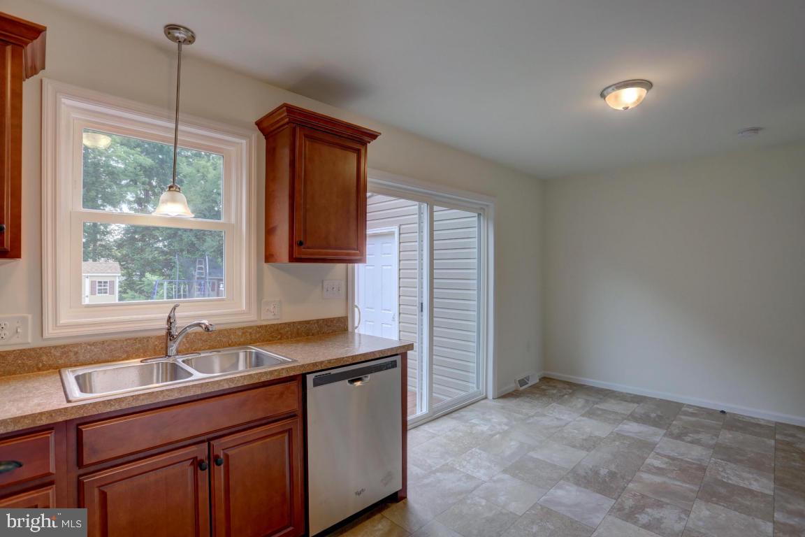 15 Pheasant Lane Lititz, PA 17543 - Photo 6 of 27 Gallery Image 6
