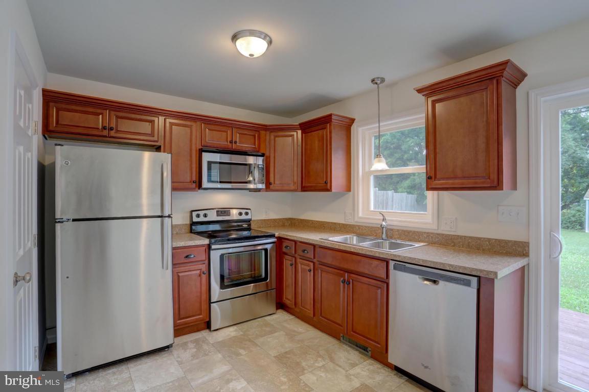 15 Pheasant Lane Lititz, PA 17543 - Photo 7 of 27 Gallery Image 7