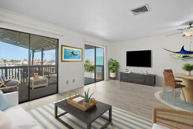 $899,000 | 318 West Cotter Avenue, Unit 1, Port Aransas, TX 78373